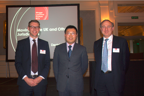 靳律和英国瑞阁律师合影