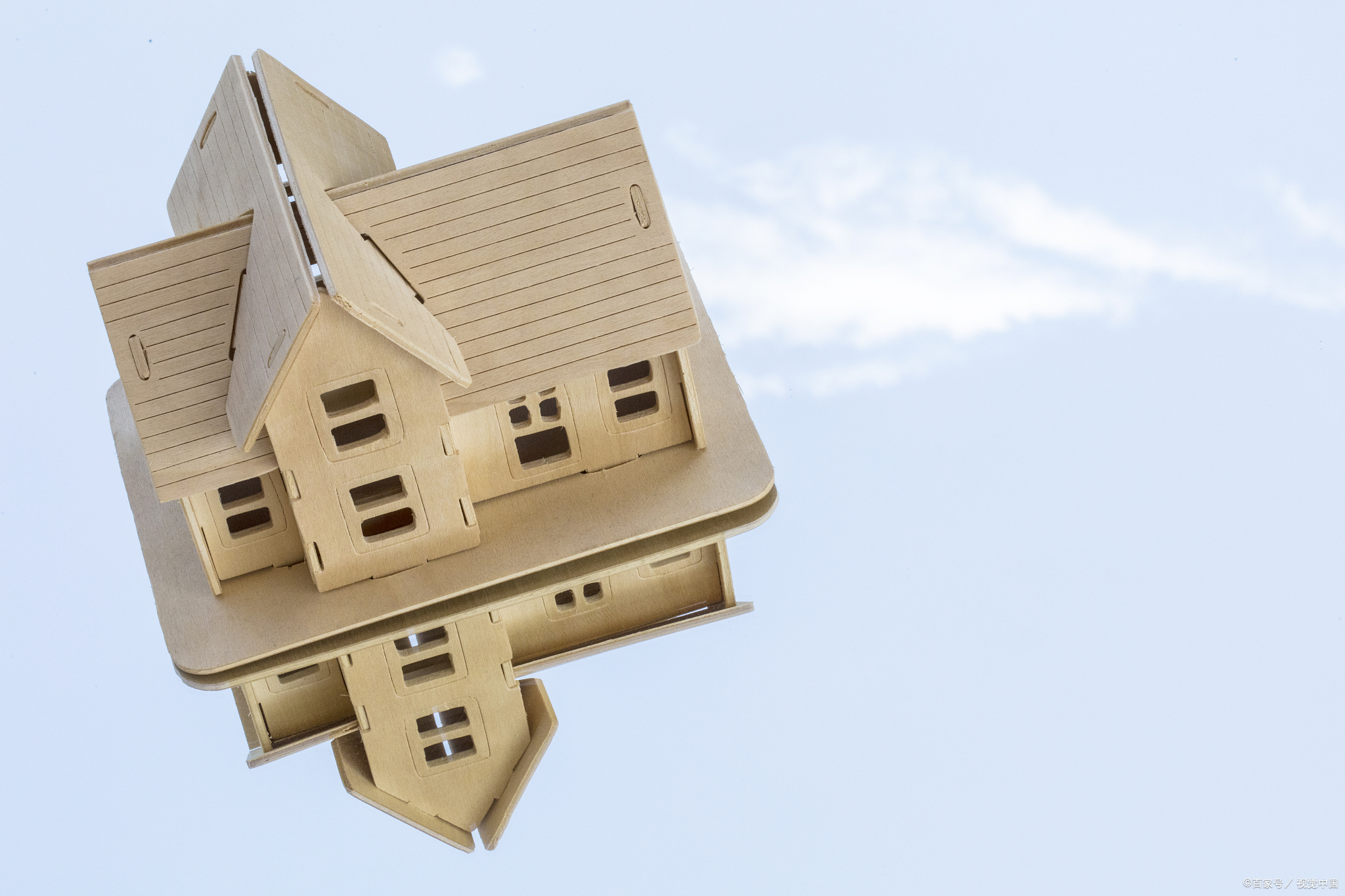 遗产房产律师——部分子女承租房屋房改登记父母名字继承人承租人能否要求多分