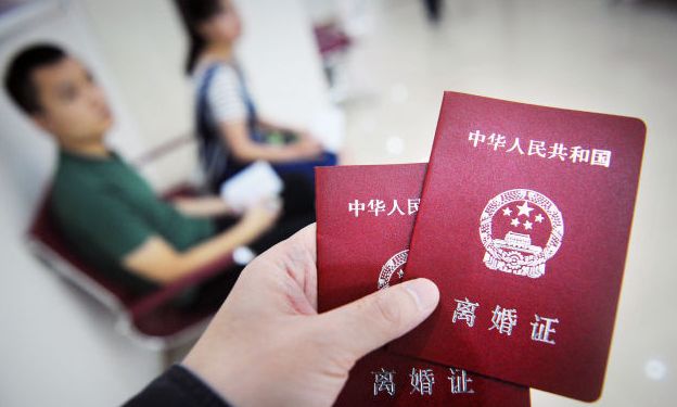 父母出资以子女名义购买，子女离婚牵涉房屋，分家产。